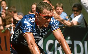 Lance Armstrong finishing 3rd in Sète, taking ...